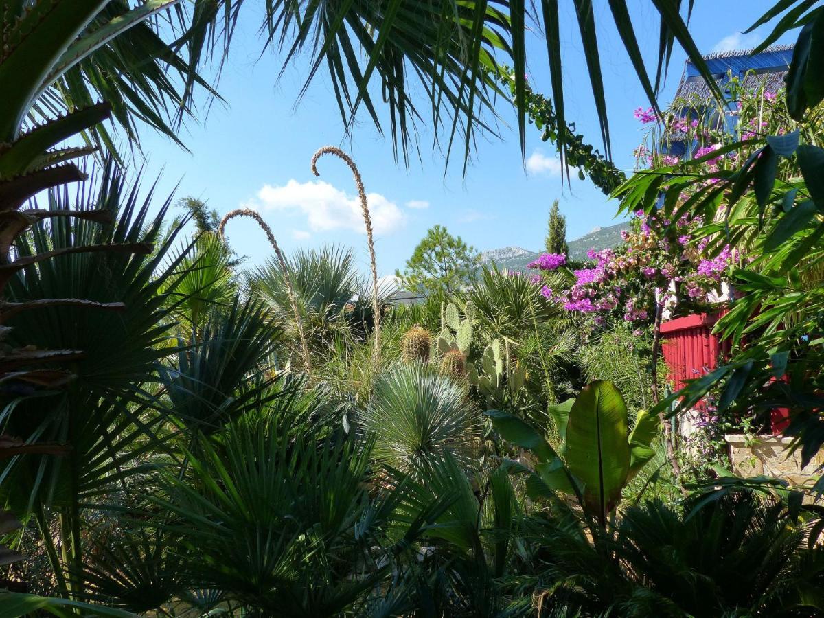 Villa Tropica, Total Privacy, Tropical Garden And Private Pool Каштела Экстерьер фото
